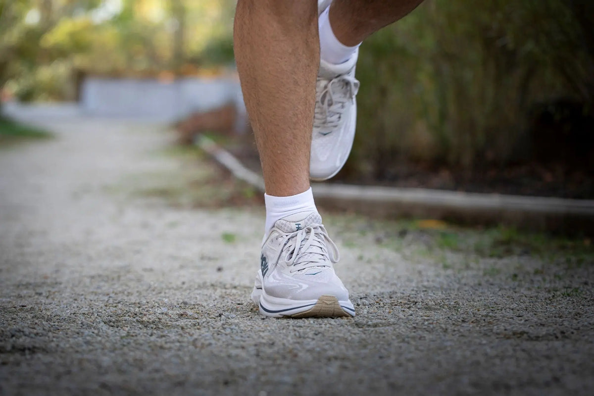 048748_0198605493416_HOKA_V26_D1_7b13fbb37d